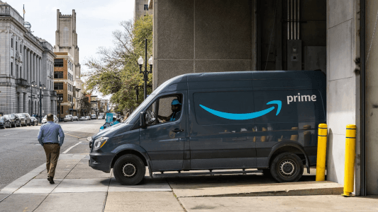 Amazon Announces Plan to Hire 30,000 Seasonal Workers for the Holidays - 1392x783
